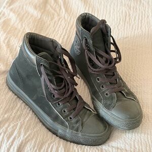 Converse shoes black high tops